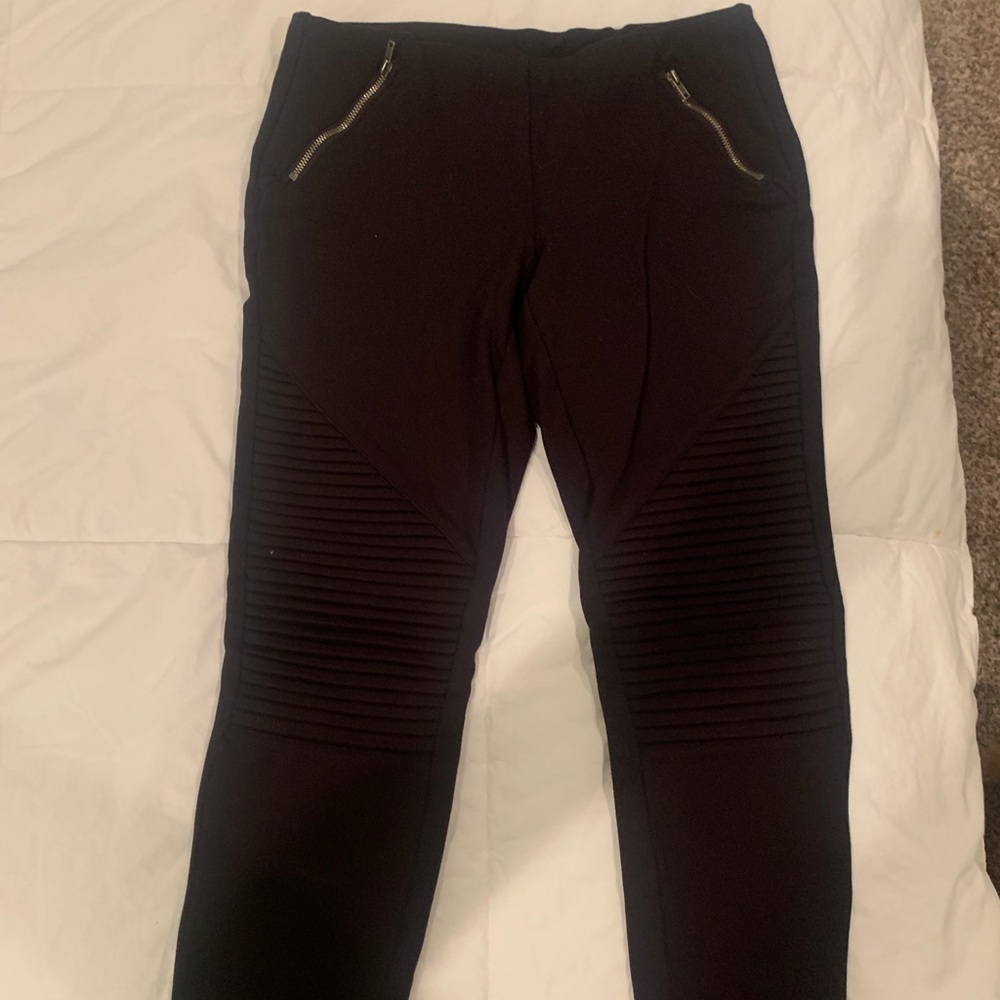 Black Motto Leggings